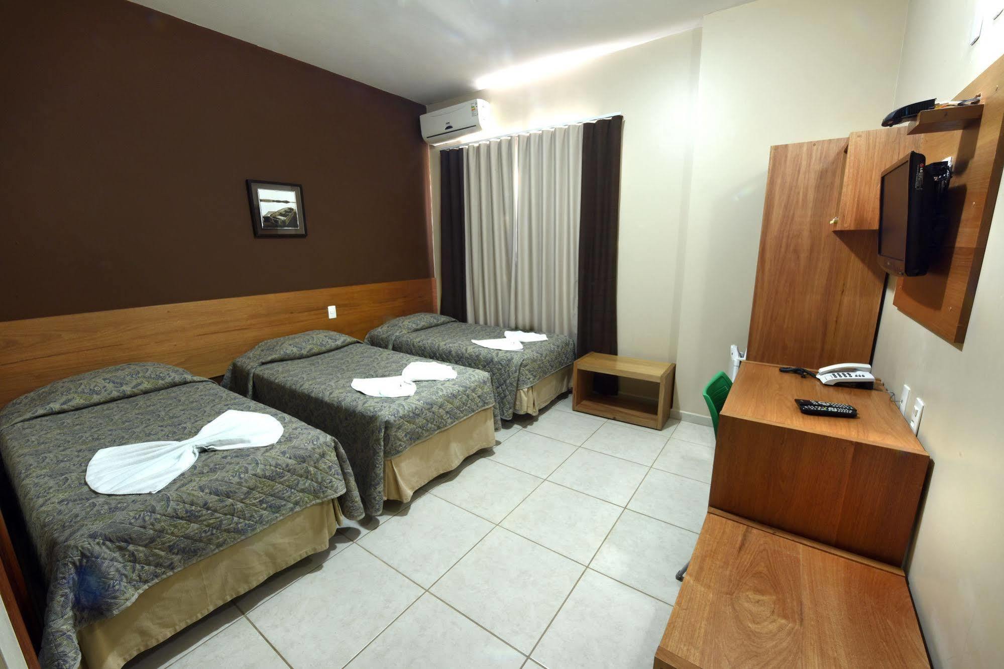 Prisma Plaza Hotel Taubaté Eksteriør billede